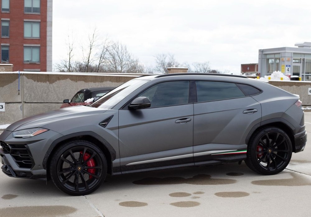 Lamborghini Urus Luxury SUV Rental – Harboring Luxury