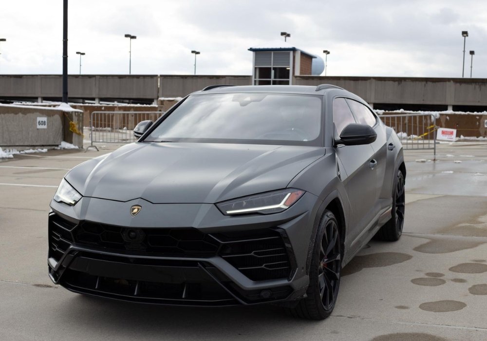 Lamborghini Urus Luxury SUV Rental – Harboring Luxury