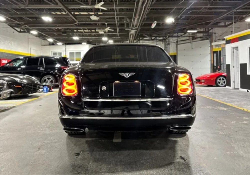 Bentley Mulsanne Ultra-Luxury Sedan Rental – Harboring Luxury