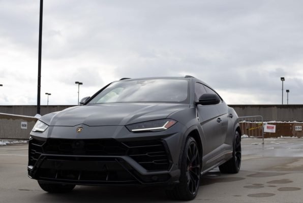 Lamborghini Urus Luxury SUV Rental – Harboring Luxury