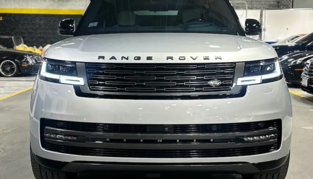 Range Rover P530 SE Luxury SUV Rental – Harboring Luxury